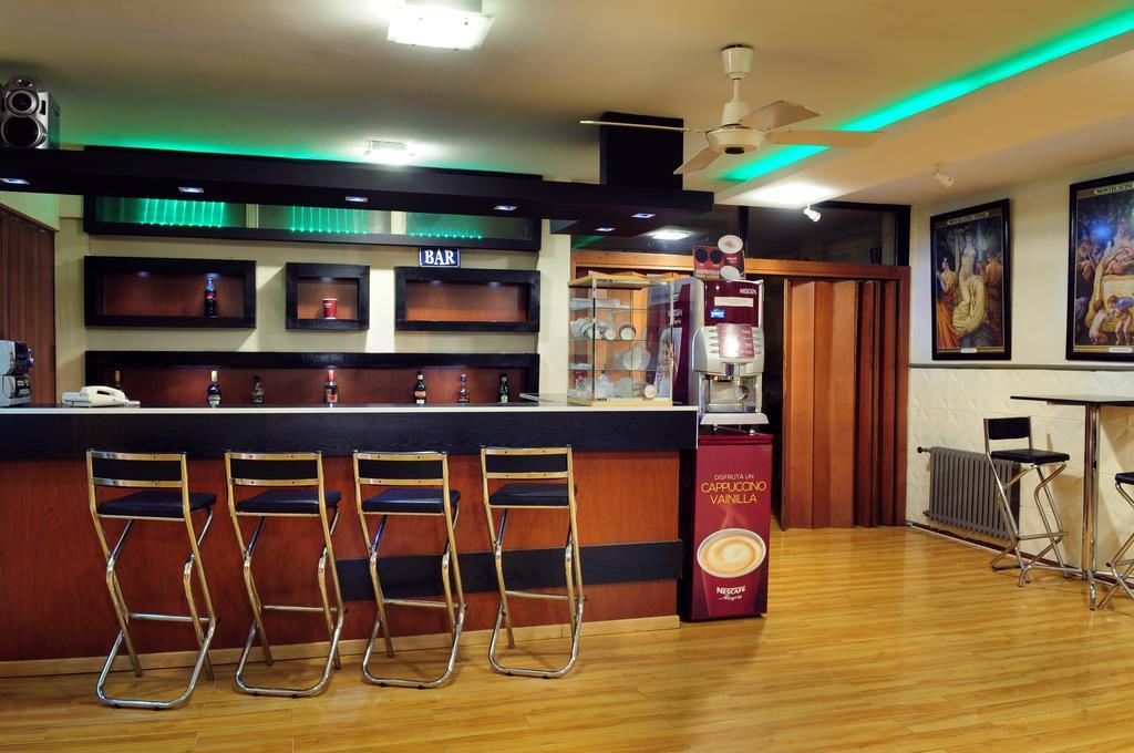 Hotel Temu ヴィラ・カルロス・パス エクステリア 写真